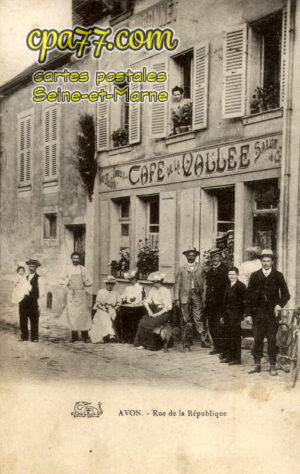 Avon (Seine-et-Marne) - Rue de la République