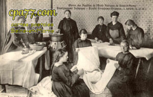 Avon (Seine-et-Marne) - Œuvre des Pupilles de l&rsquo;Ecole Publique de Seine-et-Marne – Enseignement Technique – Ecole Uruguay-France – Les élèves au Repassage