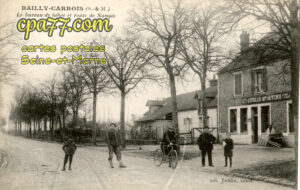 Bailly Carrois (Seine-et-Marne) - Le Bureau de tabac et route de Nangis