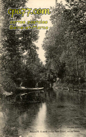 Balloy (Seine-et-Marne) - Le Petit Canal, vu du Lavoir