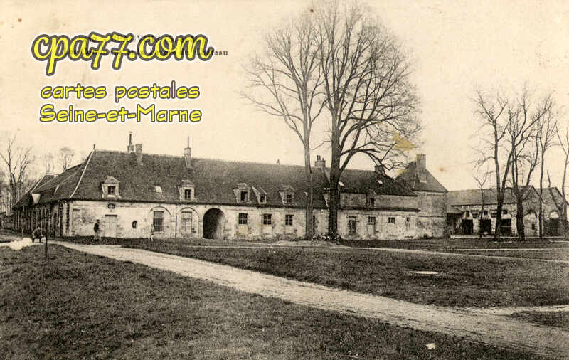 Beauvoir (Seine-et-Marne) - Les Communs et la Ferme du Château