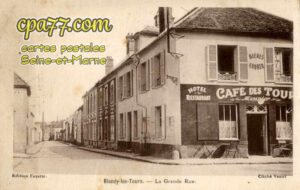 Blandy Les Tours (Seine-et-Marne) - La Grande Rue