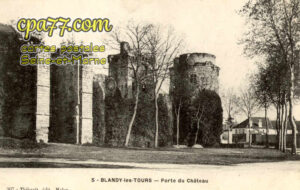 Blandy Les Tours (Seine-et-Marne) - Porte du Château