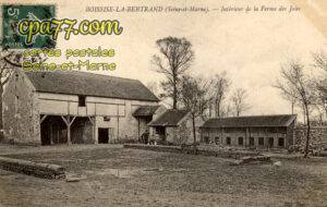Boissise La Bertrand (Seine-et-Marne) - Intérieur de la Ferme des Joies