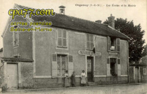 Boissise Le Roi (Seine-et-Marne) - Les Ecoles et la Mairie