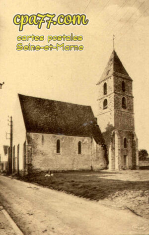 Bougligny (Seine-et-Marne) - L&rsquo;Eglise et la Place
