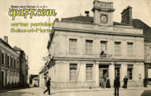 Bray Sur Seine (Seine-et-Marne) - L&rsquo;Hôtel-de-Ville et Rue du Minage