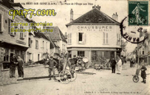 Bray Sur Seine (Seine-et-Marne) - La Place de l&rsquo;Etape aux Vins