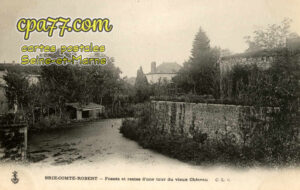 Brie Comte Robert (Seine-et-Marne) - Fossés et restes d&rsquo;une tour du vieux Château