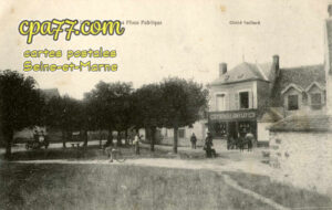 Cessoy En Montois (Seine-et-Marne) - La Place Publique