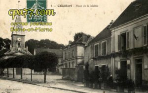 Chalifert (Seine-et-Marne) - Place de la Mairie