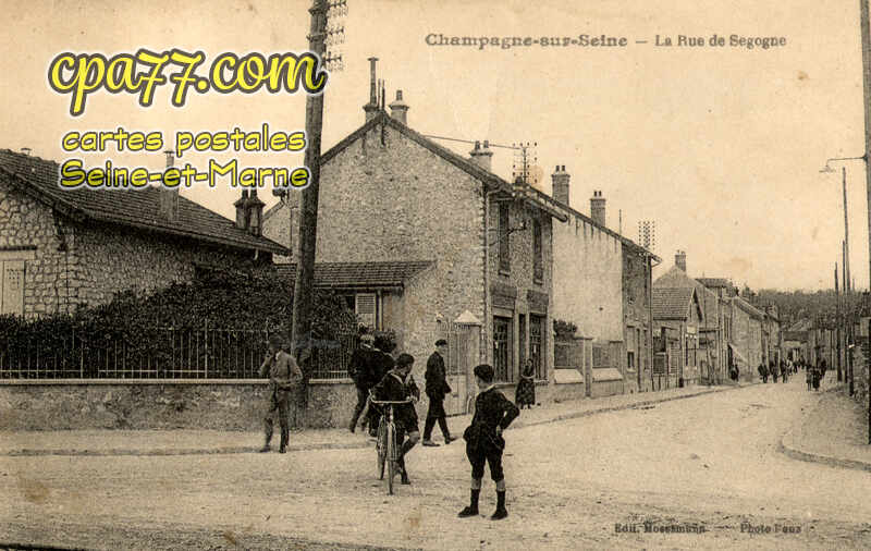 Champagne Sur Seine (Seine-et-Marne) - La Rue de Segogne