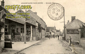 Champagne Sur Seine (Seine-et-Marne) - Grande Rue