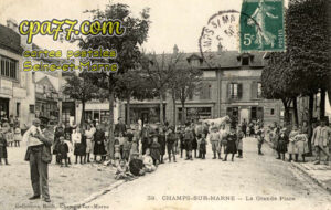 Champs Sur Marne (Seine-et-Marne) - La Grande Place
