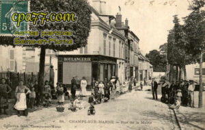 Champs Sur Marne (Seine-et-Marne) - Rue de la Mairie