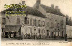 La Chapelle La Reine (Seine-et-Marne) - La Poste et la Gendarmerie