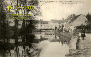 La Chapelle St Sulpice (Seine-et-Marne) - Vue de l&rsquo;Abreuvoir Communal