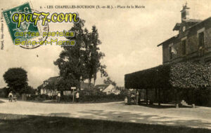 Les Chapelles Bourbon (Seine-et-Marne) - Place de la Mairie