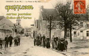 Charny (Seine-et-Marne) - La Poste et Rue Belle