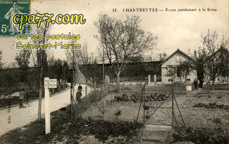 Chartrettes (Seine-et-Marne) - Route conduisant à la Seine