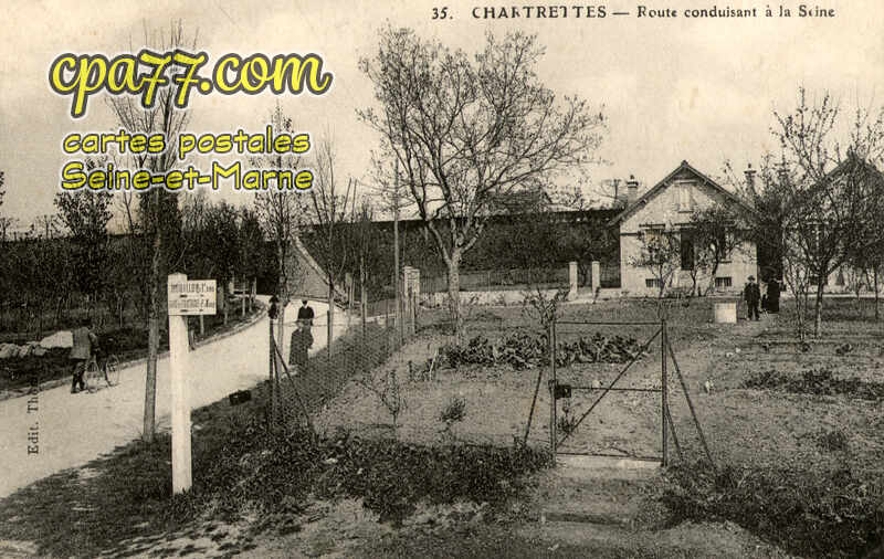 Chartrettes (Seine-et-Marne) - Route conduisant à la Seine