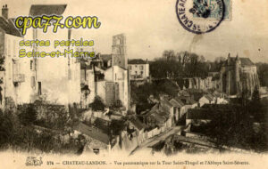 Château Landon (Seine-et-Marne) - Vue panoramique sur la Tour Saint-Thugal et l&rsquo;Abbaye Saint-Séverin