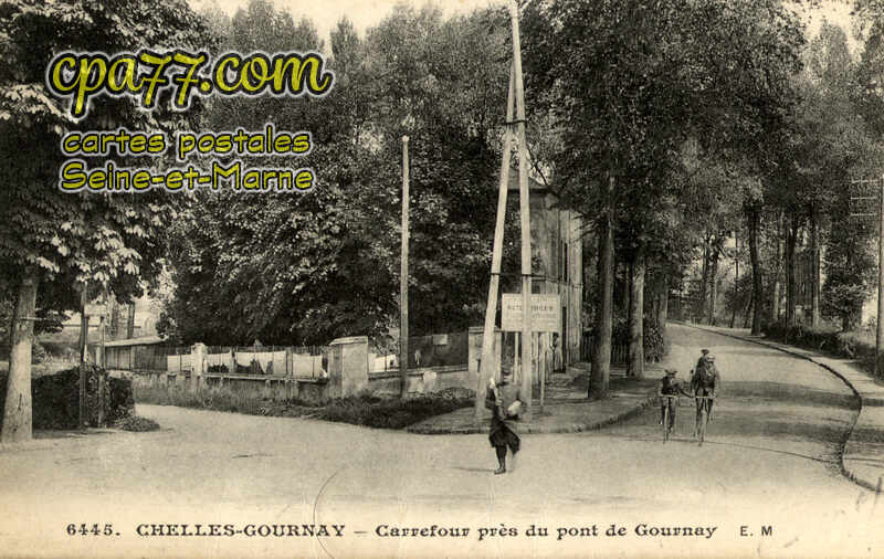 Chelles (Seine-et-Marne) - Carrefour près du Pont de Gournay