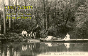 Chelles (Seine-et-Marne) - Repos après le Canotage aux Iles Mortes