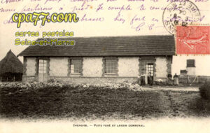 Chenoise (Seine-et-Marne) - Puits foré et lavoir communal