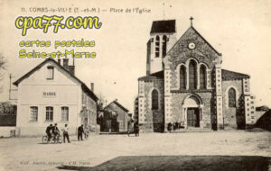 Combs La Ville (Seine-et-Marne) - Place de l&rsquo;Eglise