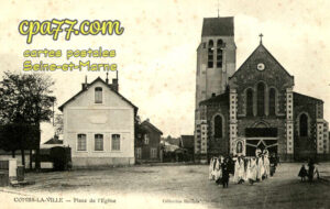 Combs La Ville (Seine-et-Marne) - Place de l&rsquo;église