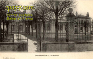 Combs La Ville (Seine-et-Marne) - Les Ecoles