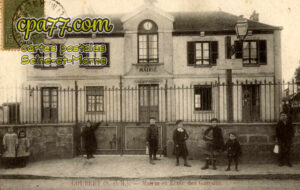 Coubert (Seine-et-Marne) - Mairie et Ecole des Garçons