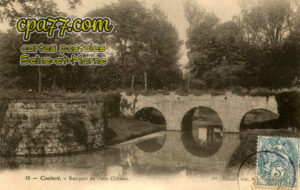 Coubert (Seine-et-Marne) - Rempart du vieux Château