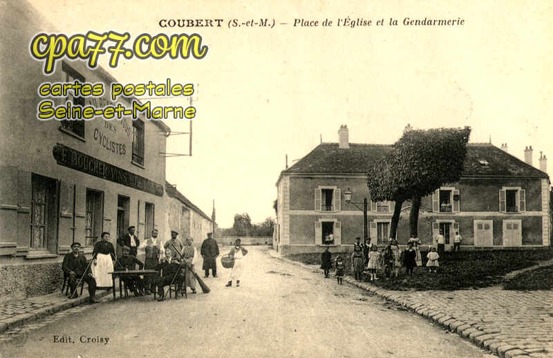 Coubert (Seine-et-Marne) - Place de l&rsquo;Eglise et la Gendarmerie