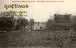 Couilly Pont Aux Dames (Seine-et-Marne) - Le Gazomètre et vue de Pont-aux-Dames