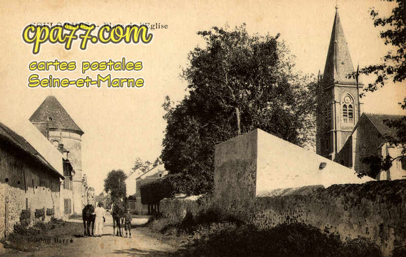 Coulommes (Seine-et-Marne) - Place de l&rsquo;Eglise