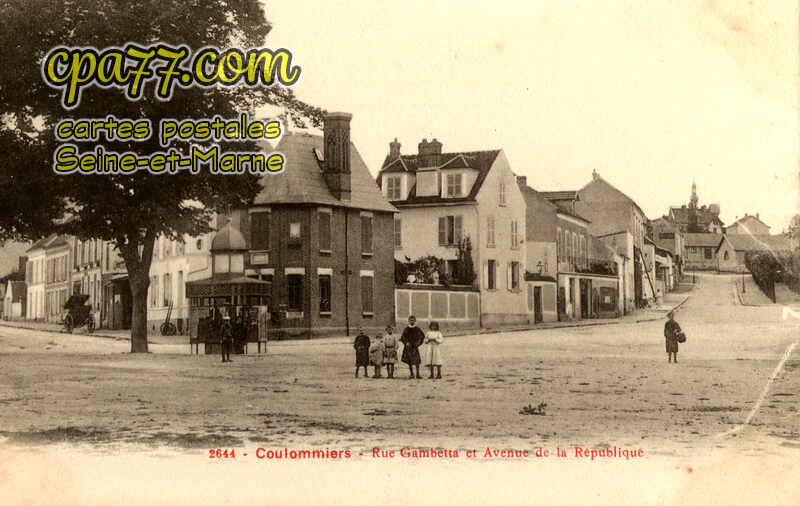 Coulommiers (Seine-et-Marne) - Rue Gambetta et Avenue de la République