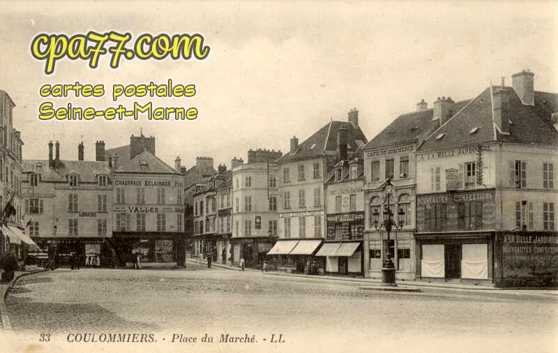 Coulommiers (Seine-et-Marne) - Place du marché