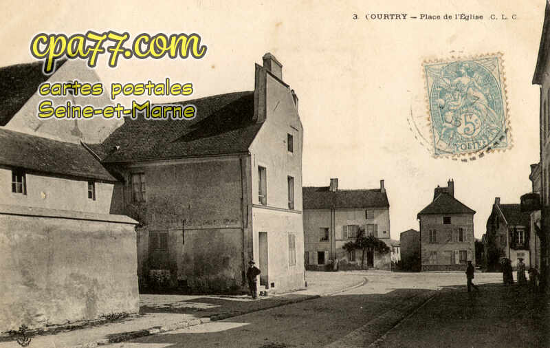 Courtry (Seine-et-Marne) - Place de l&rsquo;Eglise