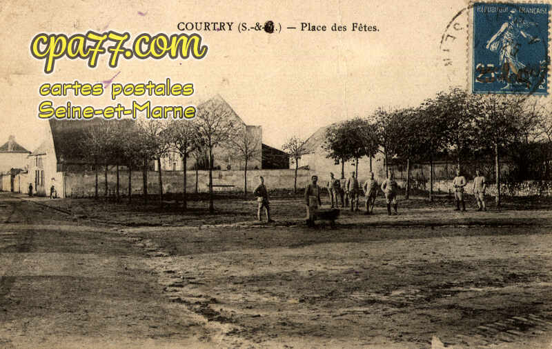 Courtry (Seine-et-Marne) - Place des Fêtes