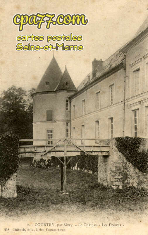 Sivry Courtry (Seine-et-Marne) - Le Château  » Les Douves « 