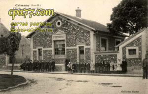 Crisenoy (Seine-et-Marne) - L&rsquo;Ecole – Sortie des Elèves
