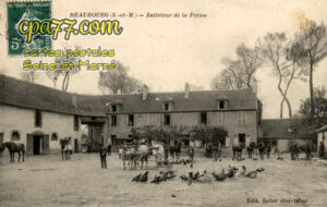 Croissy Beaubourg (Seine-et-Marne) - Beaubourg – Intérieur de la Ferme (en l&rsquo;état)