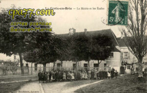 La Croix En Brie (Seine-et-Marne) - La Mairie et les Ecoles