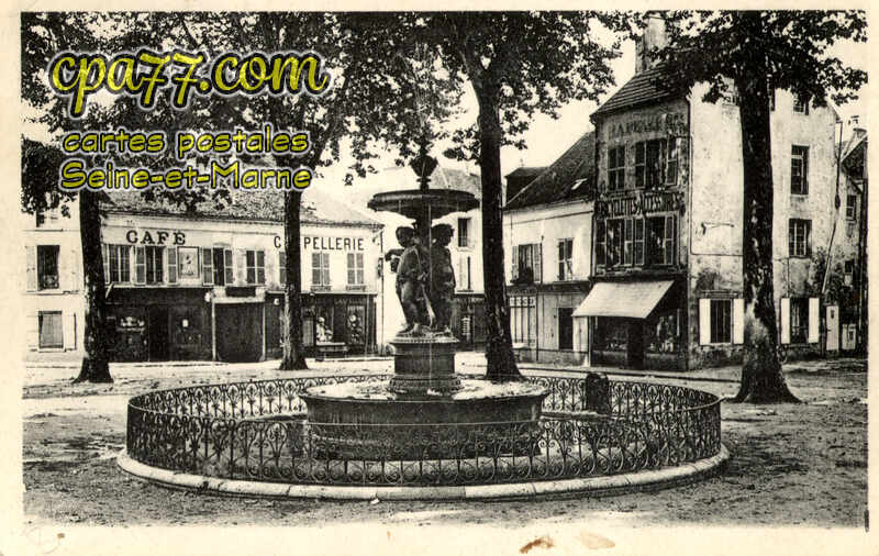 Crouy Sur Ourcq (Seine-et-Marne) - Place du Marché