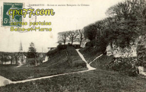 Dammartin En Goêle (Seine-et-Marne) - Ruines et Anciens Remparts du Château