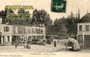 Donnemarie Dontilly (Seine-et-Marne) - La Place du Marché