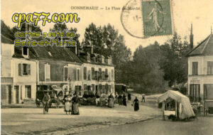 Donnemarie Dontilly (Seine-et-Marne) - La Place du Marché