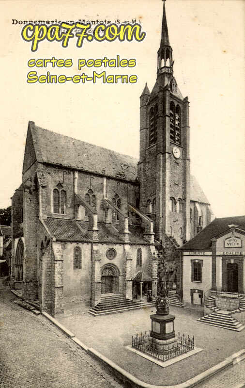 Donnemarie Dontilly (Seine-et-Marne) - La Place de l&rsquo;Eglise